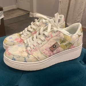 Cute floral platform sneakers, size 9.5